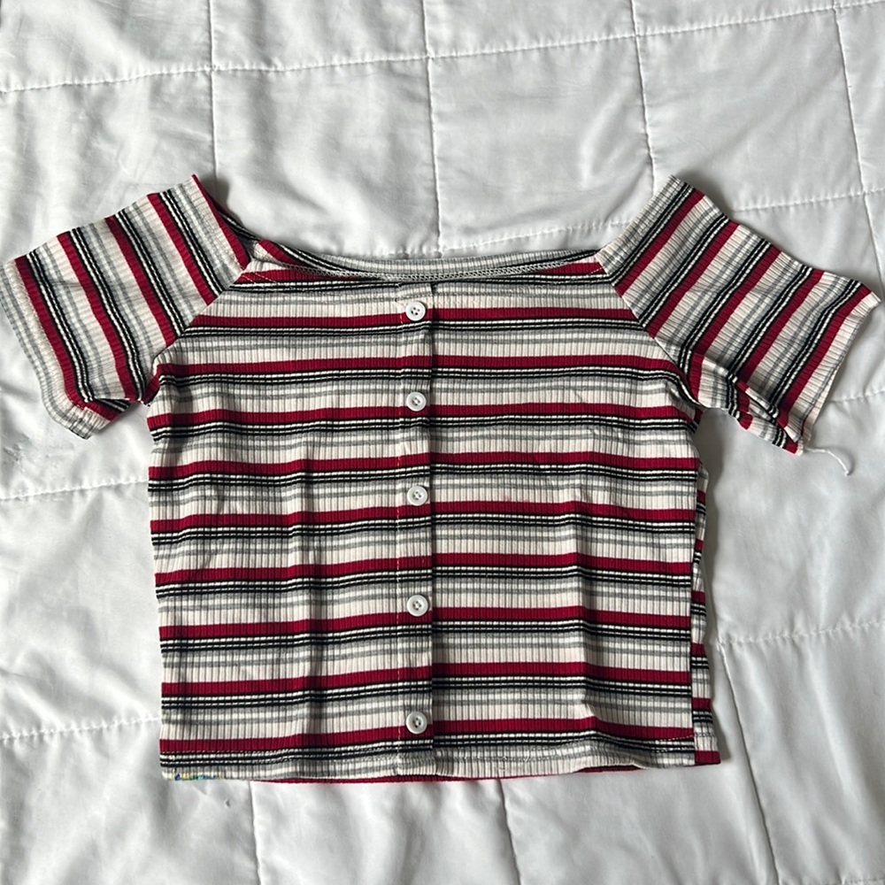 cropped stripped shirt